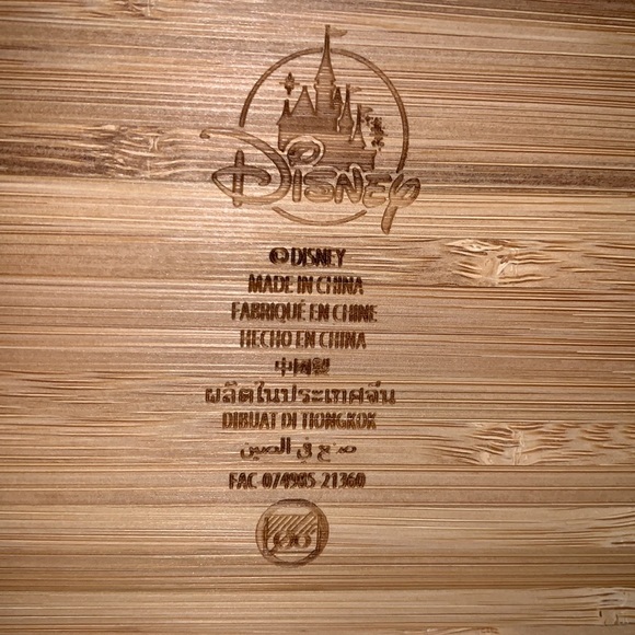 Disney Stitch Bamboo Serving/Cutting Board with Leather Handles - Picture 3 of 3